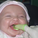 Como fazer uma boa higiene bucal do bebê