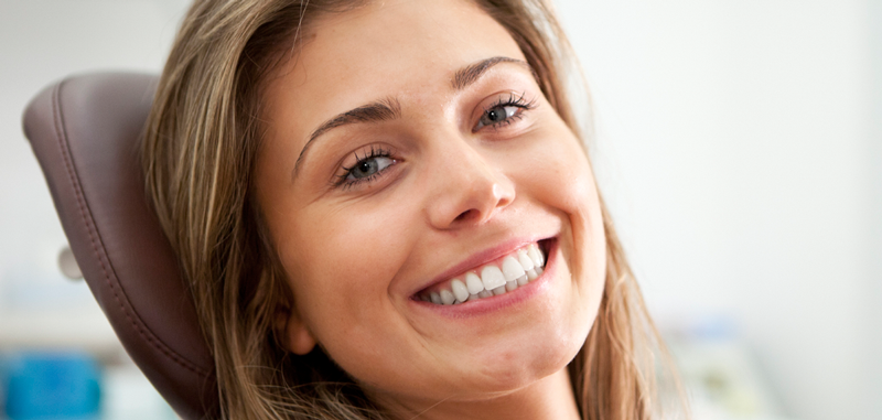 O clareamento dental pode prejudicar os dentes